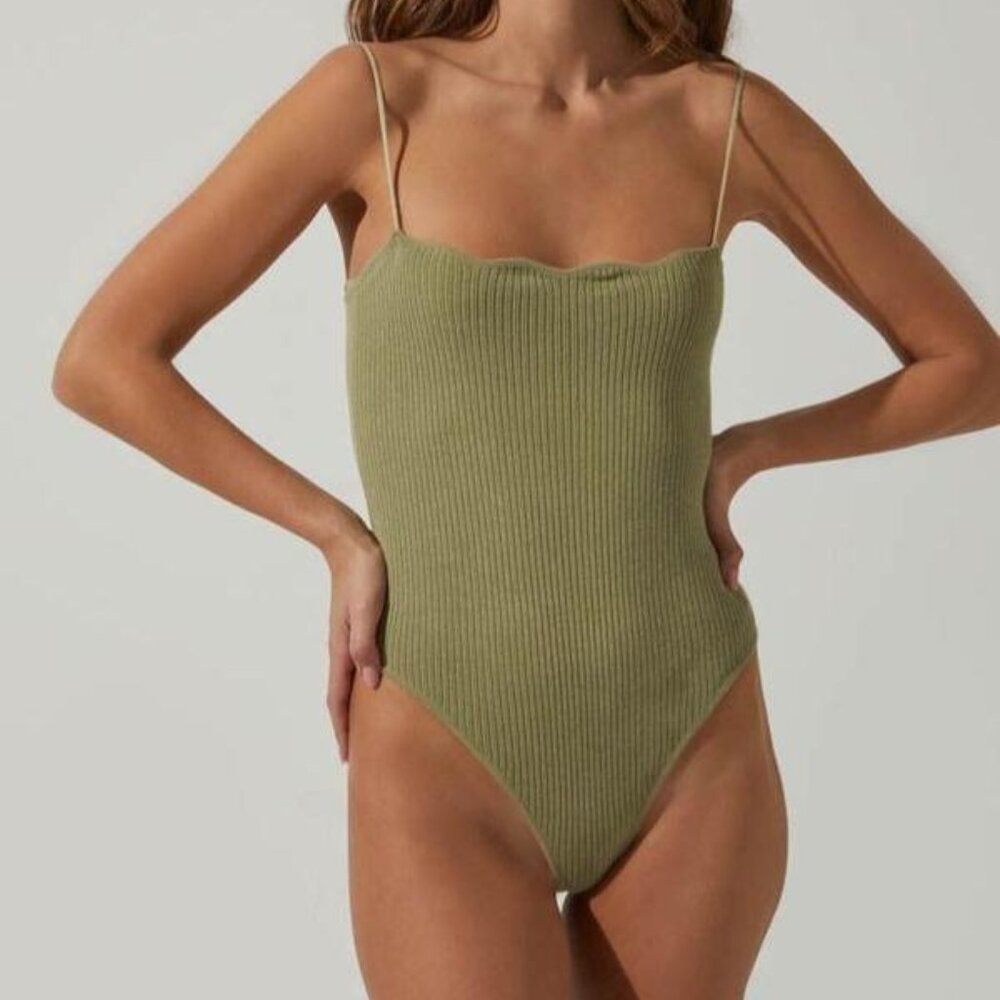 ASTR the label Scalloped Lizette Bodysuit- Sage, Size S